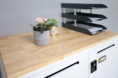 Rubber wood top