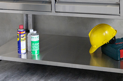 Undershelf